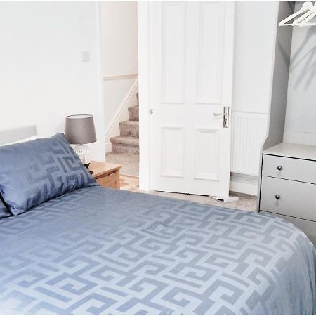 Double Room In Modern House Near 노팅엄 외부 사진