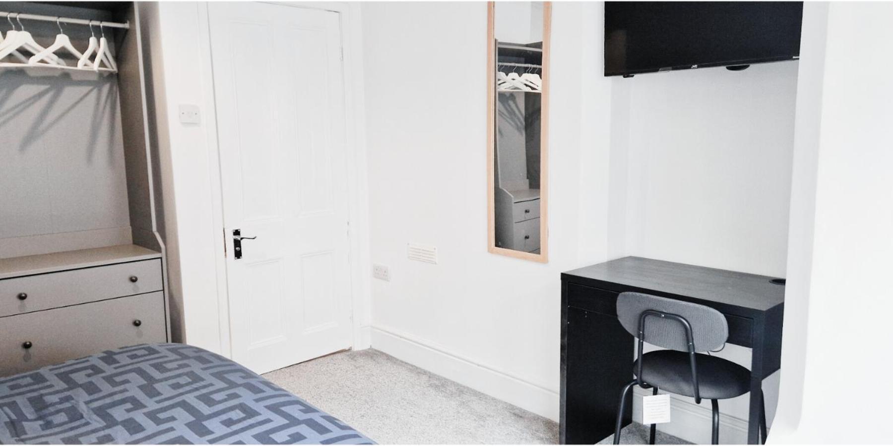 Double Room In Modern House Near 노팅엄 외부 사진