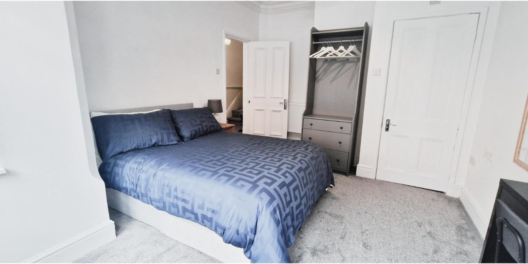 Double Room In Modern House Near 노팅엄 외부 사진