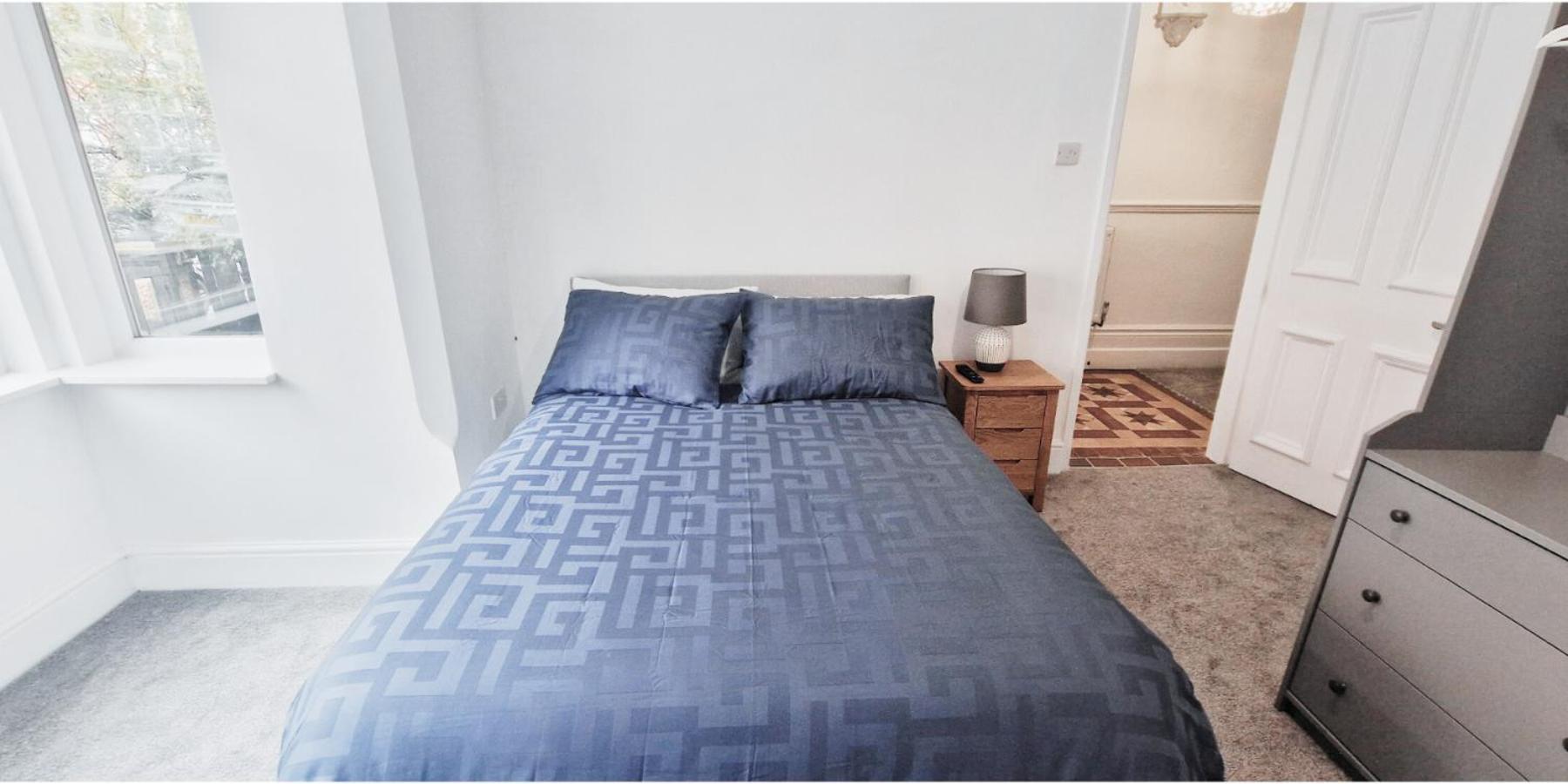 Double Room In Modern House Near 노팅엄 외부 사진