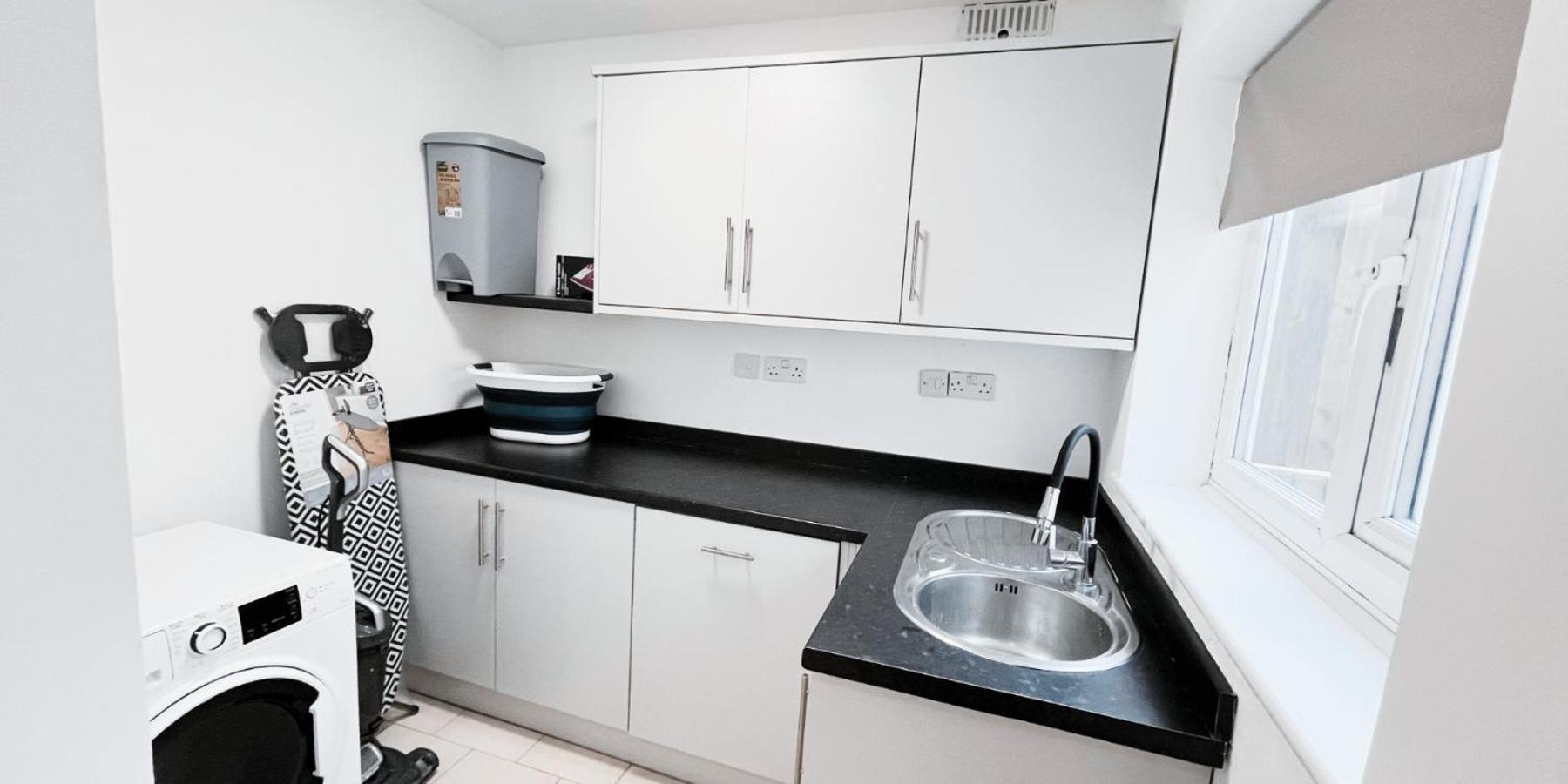 Double Room In Modern House Near 노팅엄 외부 사진