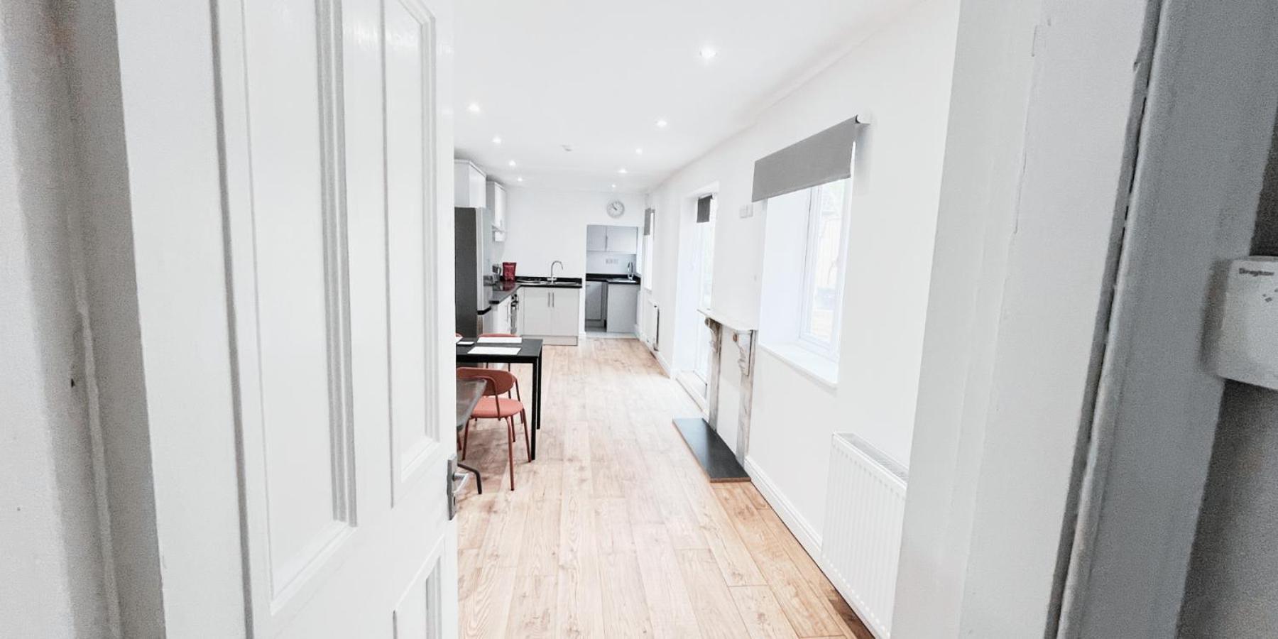 Double Room In Modern House Near 노팅엄 외부 사진
